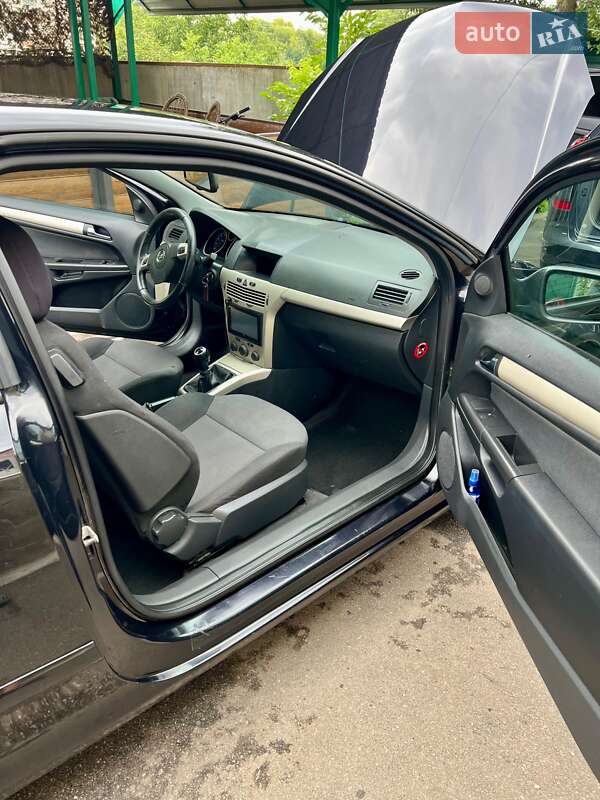Купе Opel Astra GTC 2007 в Сумах