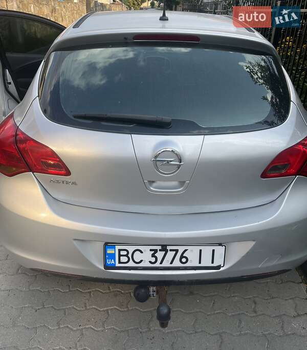 Хетчбек Opel Astra GTC 2009 в Стрию