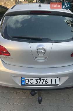 Хэтчбек Opel Astra GTC 2009 в 