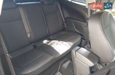 Хэтчбек Opel Astra GTC 2012 в 