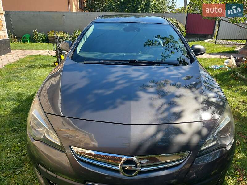 Хэтчбек Opel Astra GTC 2012 в Баре