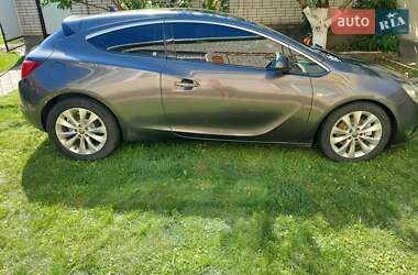 Хэтчбек Opel Astra GTC 2012 в 
