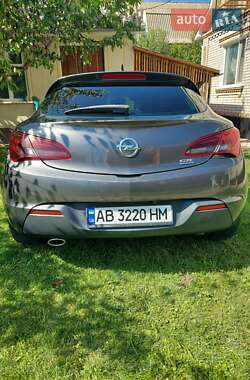 Хэтчбек Opel Astra GTC 2012 в 