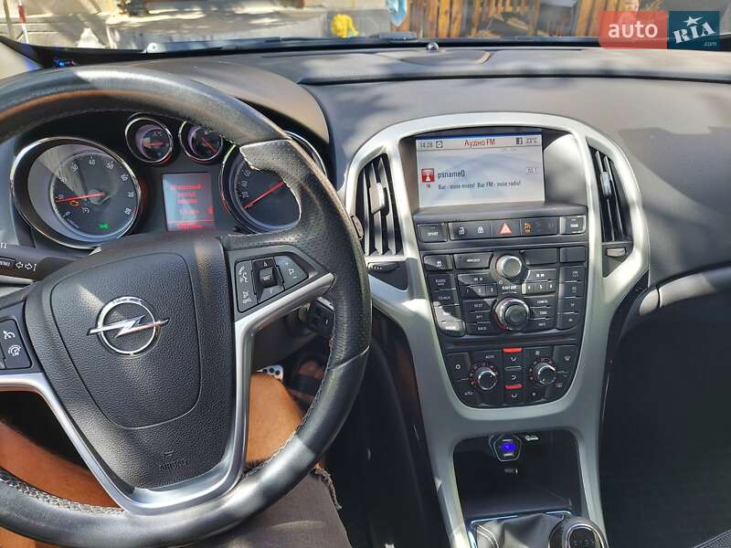 Хэтчбек Opel Astra GTC 2012 в Баре