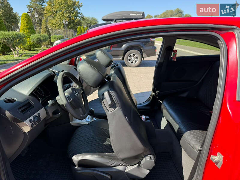 Хэтчбек Opel Astra GTC 2008 в Измаиле