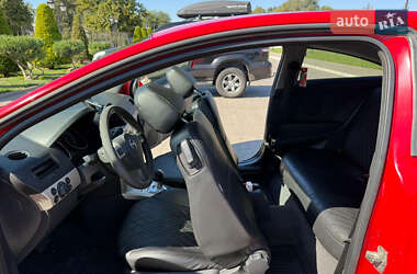 Хэтчбек Opel Astra GTC 2008 в 
