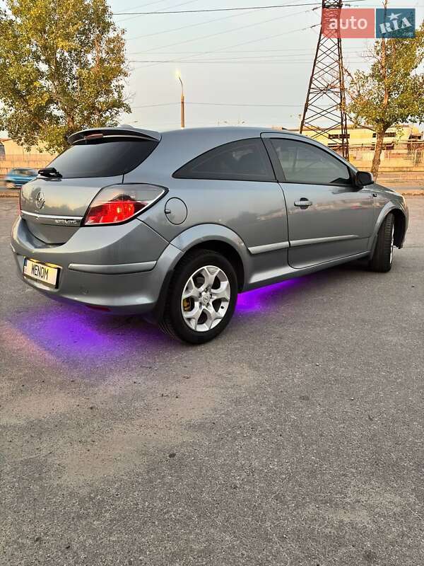 Хэтчбек Opel Astra GTC 2007 в Запорожье