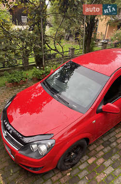 Хетчбек Opel Astra GTC 2013 в 