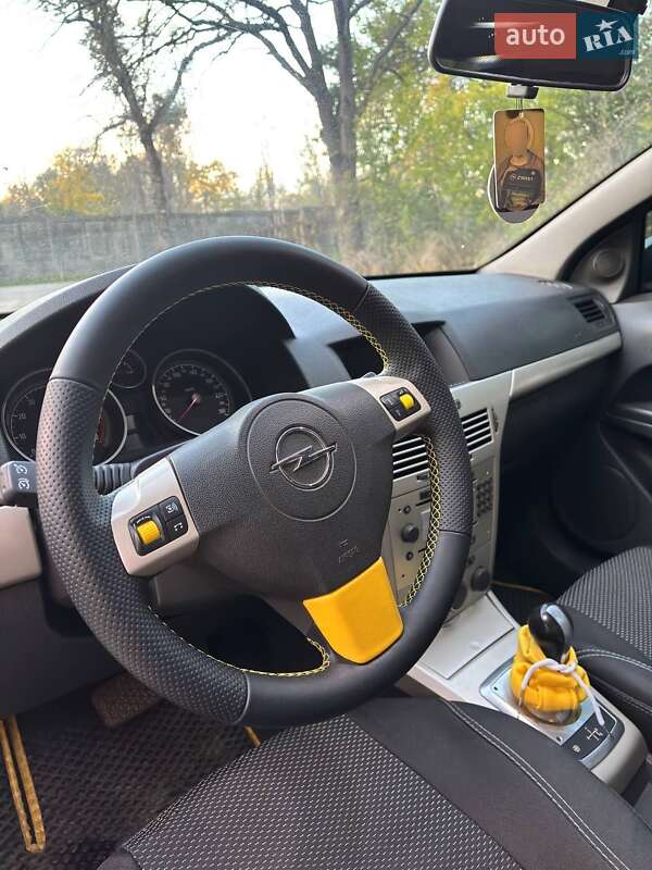 Хэтчбек Opel Astra GTC 2007 в Запорожье