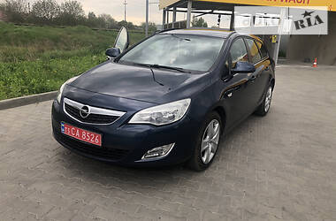 Унiверсал Opel Astra J 2012 в Луцьку