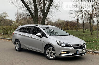 Унiверсал Opel Astra K 2016 в Миколаєві