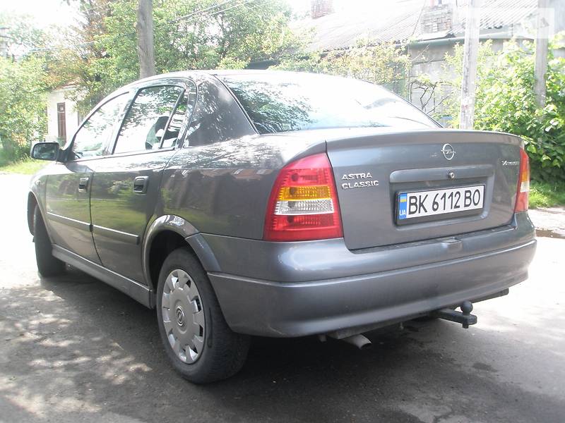 Седан Opel Astra 2006 в Ровно