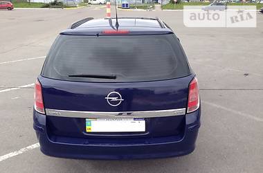 Универсал Opel Astra 2010 в 