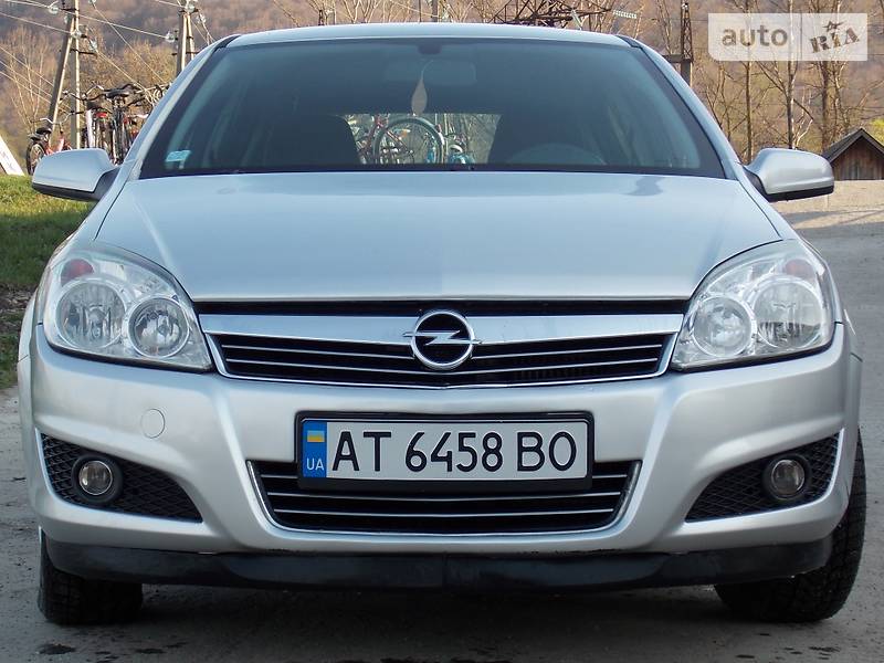 Хэтчбек Opel Astra 2007 в Косове