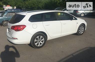 Универсал Opel Astra 2013 в Знаменке