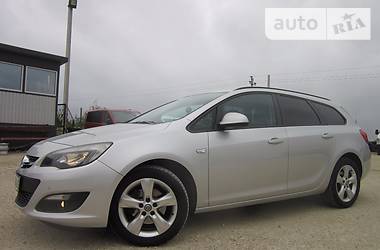 Универсал Opel Astra 2014 в Тернополе