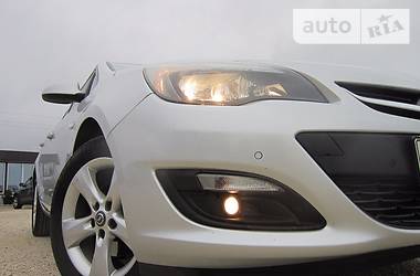 Универсал Opel Astra 2014 в Тернополе