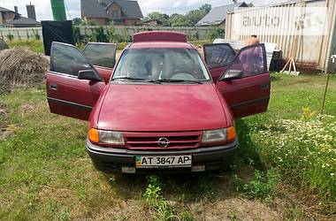 Седан Opel Astra 1993 в Коломые