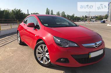 Хетчбек Opel Astra 2012 в 