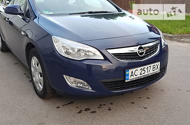 Универсал Opel Astra 2012 в Луцке