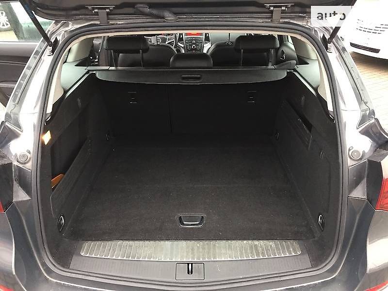 Универсал Opel Astra 2013 в Луцке