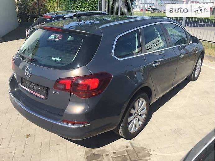 Универсал Opel Astra 2013 в Луцке