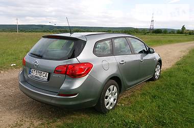 Универсал Opel Astra 2011 в Калуше