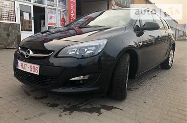 Універсал Opel Astra 2015 в Івано-Франківську