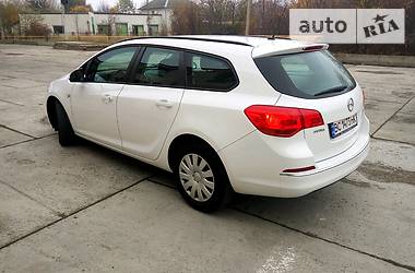 Универсал Opel Astra 2014 в Стрые