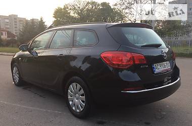 Универсал Opel Astra 2013 в Луцке