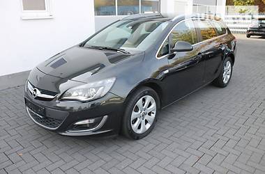 Универсал Opel Astra 2014 в Черновцах