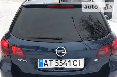 Универсал Opel Astra 2011 в Коломые