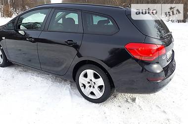 Универсал Opel Astra 2011 в Ивано-Франковске