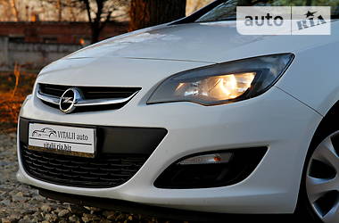 Универсал Opel Astra 2013 в Трускавце