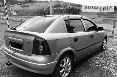 Хетчбек Opel Astra 2000 в 
