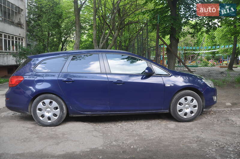 Opel Astra 2012