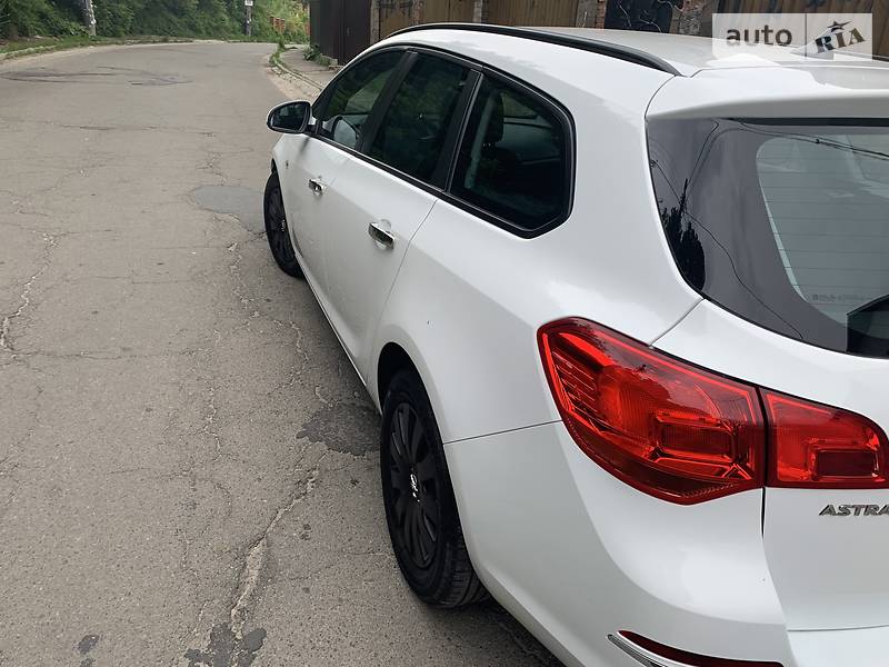 Універсал Opel Astra 2012 в Києві