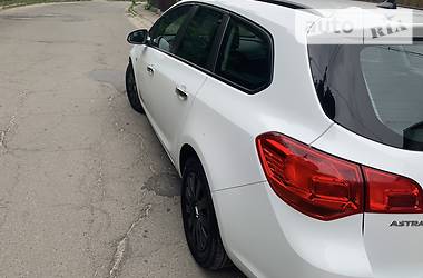 Універсал Opel Astra 2012 в 