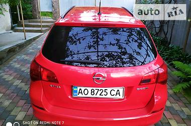 Универсал Opel Astra 2011 в Тячеве