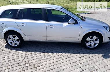 Универсал Opel Astra 2010 в Ивано-Франковске