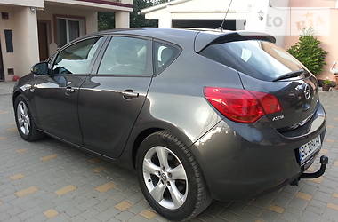 Хетчбек Opel Astra 2009 в 