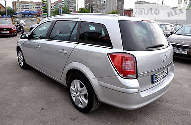 Універсал Opel Astra 2010 в 