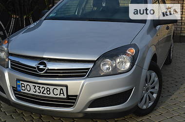 Хэтчбек Opel Astra 2012 в Дрогобыче