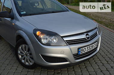 Хэтчбек Opel Astra 2012 в Дрогобыче