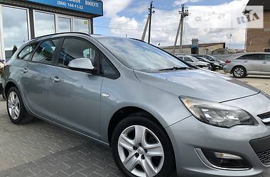 Універсал Opel Astra 2013 в 