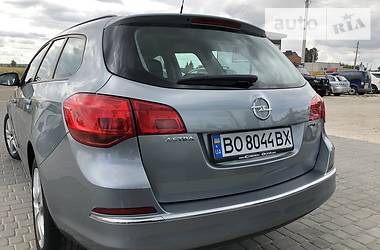 Універсал Opel Astra 2013 в 