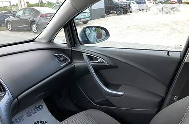 Універсал Opel Astra 2013 в 