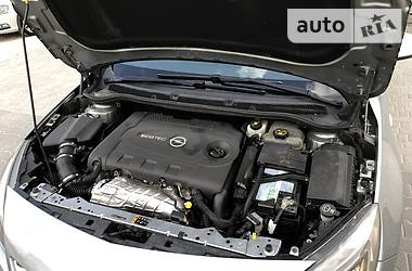 Універсал Opel Astra 2013 в 