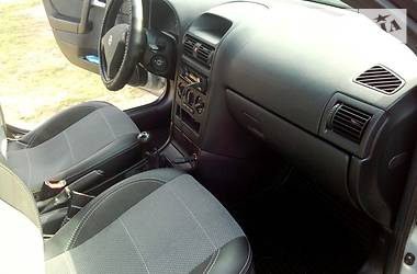 Седан Opel Astra 2004 в Глобиному