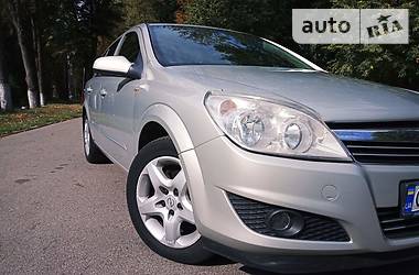 Хэтчбек Opel Astra 2008 в 